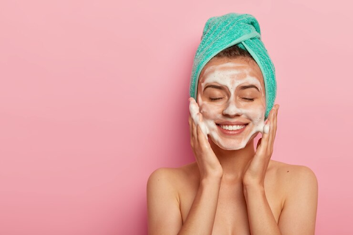 Facial Cleanser 101: How to Choose the Best Face Wash for Your Skin?