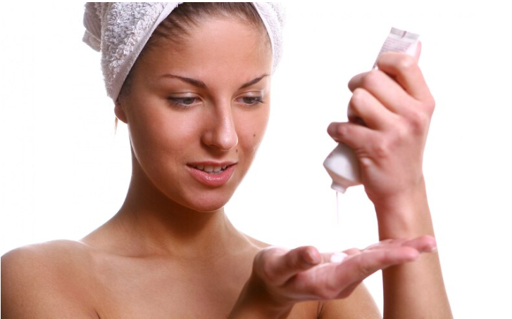 How to Choose the Best Facial Cleanser for Dry Skin?